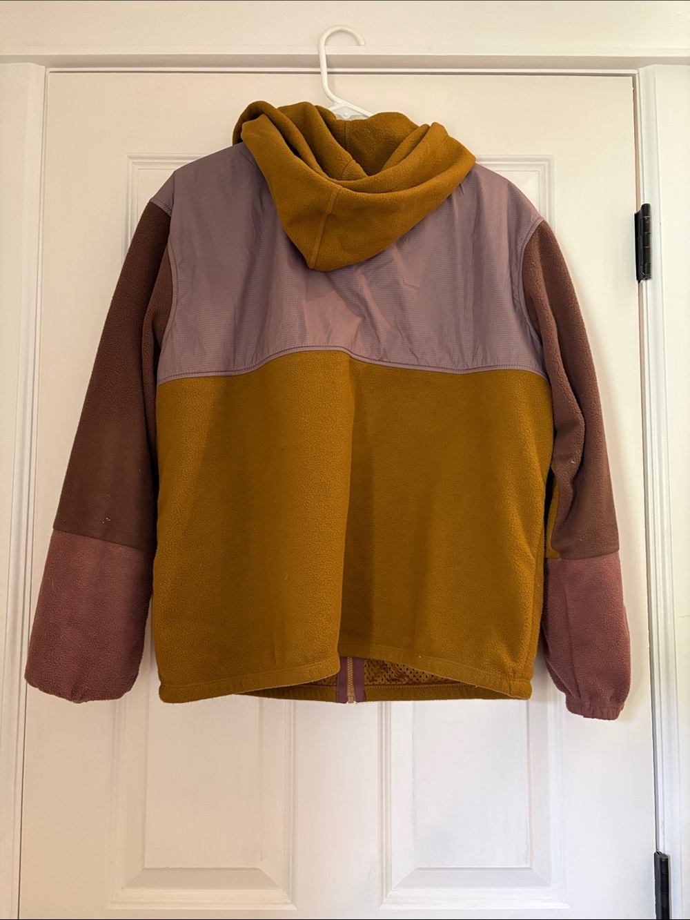 Patagonia women’s synchilla zip up hoodie large - Picture 3 of 4
